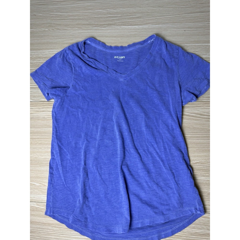 Old Navy Everywear women's Size Small Cotton V-Neck, Short Sleeved Tshirt Purple